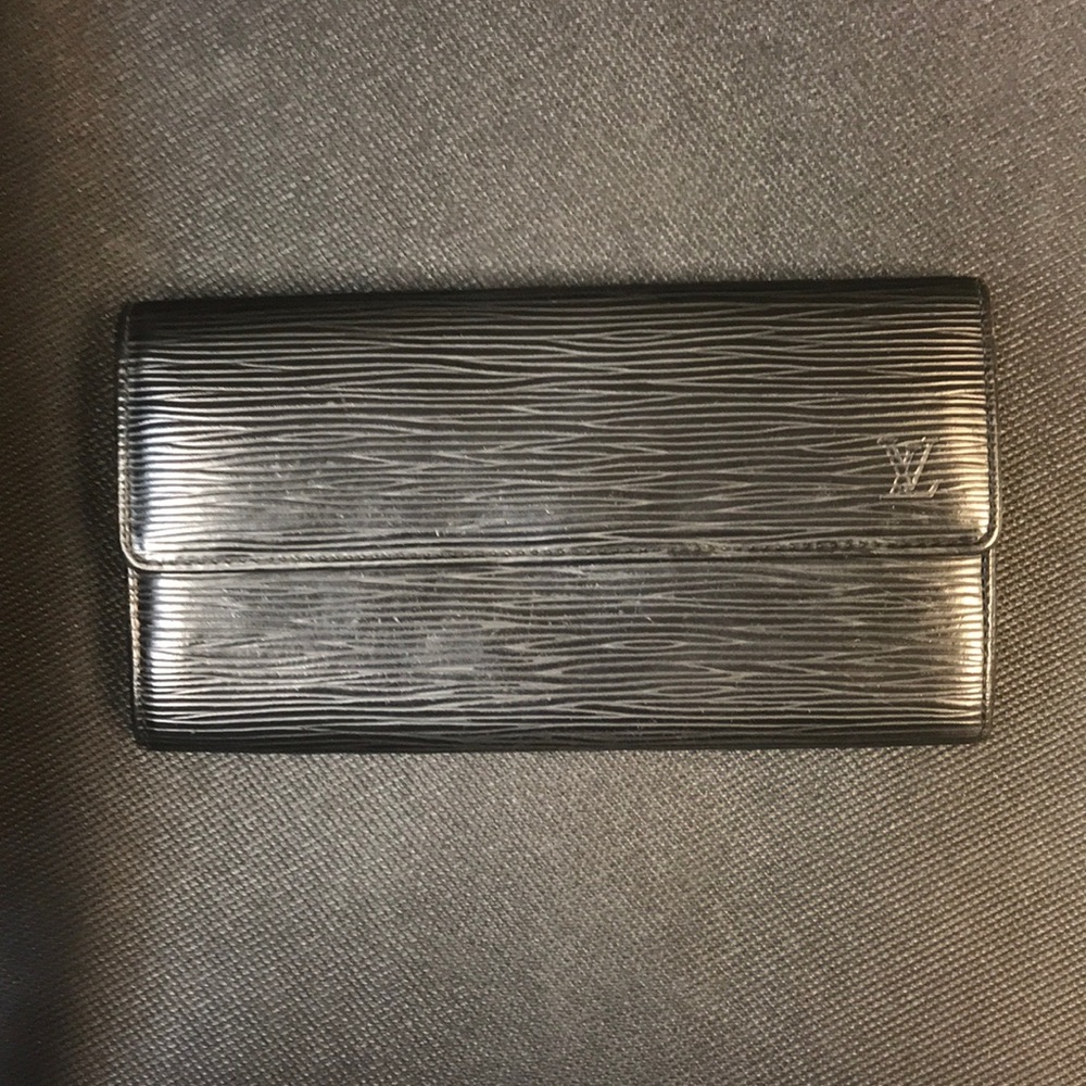 Louis Vuitton Sarah Wallet